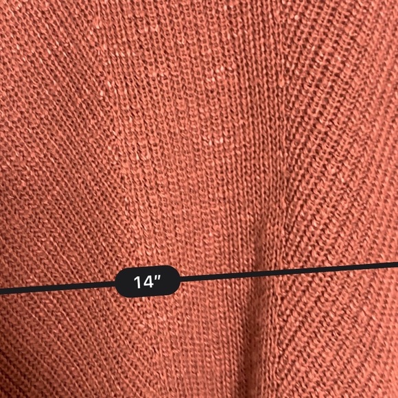 Express v-neck burnt orange sweater - Picture 4 of 6